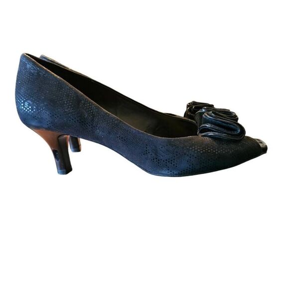 Alex Marie Black Pumps Romatic Lace look pattern 2" heel Size 7 M - Picture 1 of 12